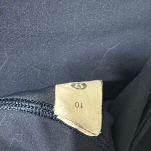 Lululemon Blue Leggings size 10 gently worn . No beads , No stains